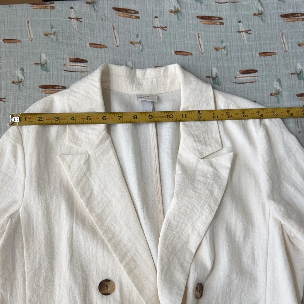 Women’s Double-Breasted Cream Lightweight Blazer - Picture 10 of 12